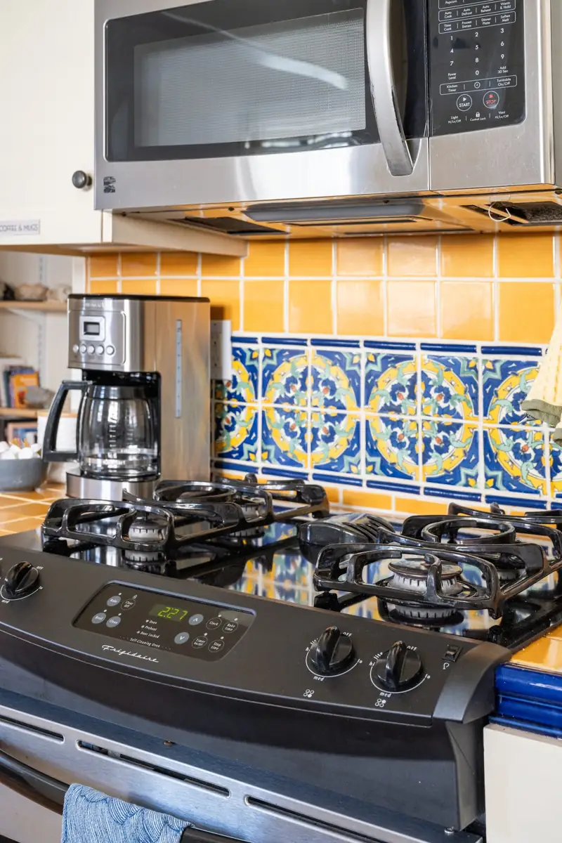 Full kitchen