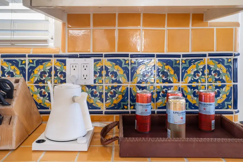 Full kitchen
