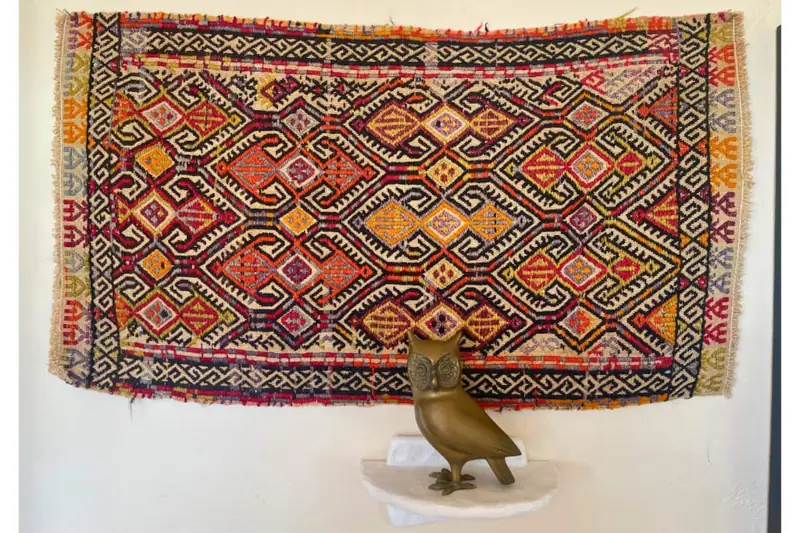 Living Room / Kilim & art detail